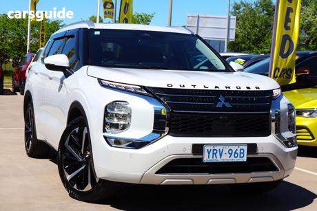 White 2023 Mitsubishi Outlander Wagon Exceed 7 Seat (Awd)