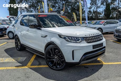 White 2017 Land Rover Discovery Wagon Td4 Se