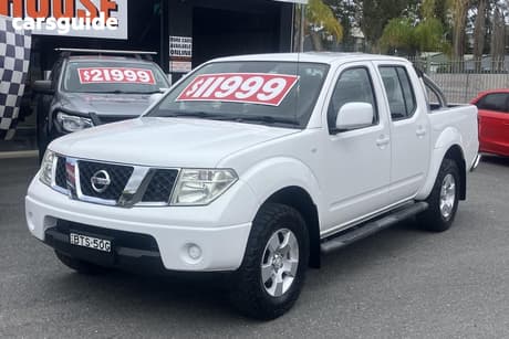 White 2010 Nissan Navara Dual Cab Pick-up St (4X4)