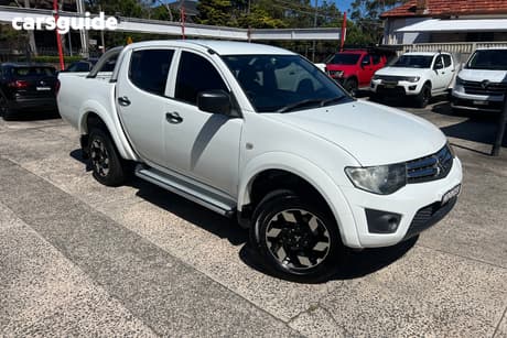 White 2015 Mitsubishi Triton Double Cab Utility Glx (4X4)