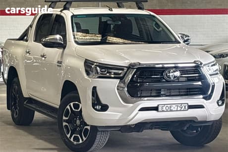White 2021 Toyota Hilux Double Cab Pick Up Sr5 (4X4)