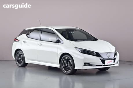 White 2023 Nissan Leaf Hatchback