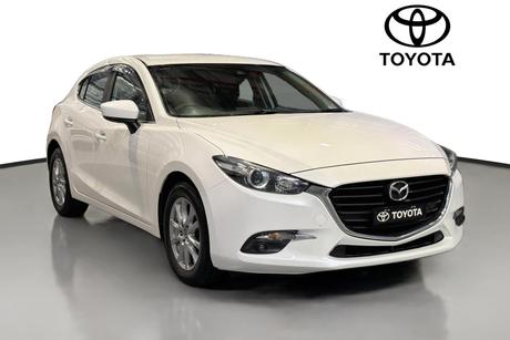 White 2018 Mazda 3 Hatchback Maxx Sport