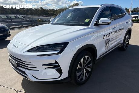 White 2026 BYD Sealion 6 Wagon Essential