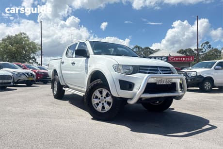White 2014 Mitsubishi Triton Double Cab Utility Glx (4X4)