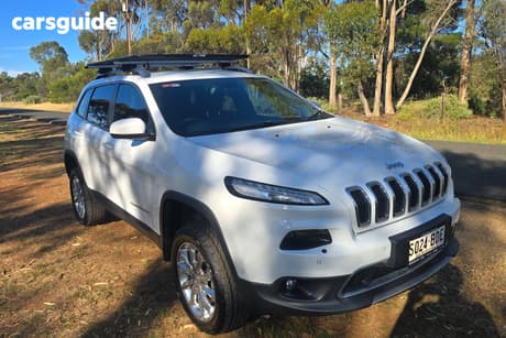 White 2014 Jeep Cherokee Wagon Limited (4X4)