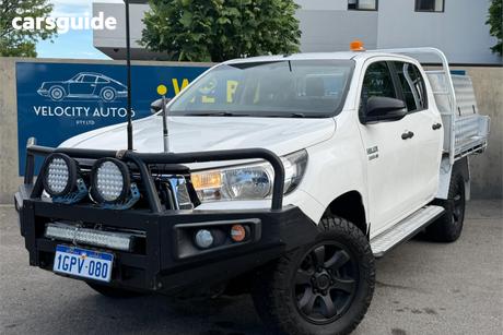 White 2018 Toyota Hilux Dual Cab Chassis Sr (4X4)
