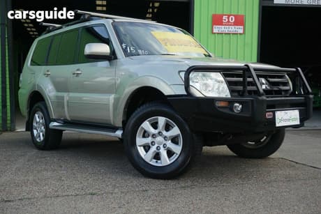 Beige 2013 Mitsubishi Pajero Wagon Glx-R Lwb (4X4)