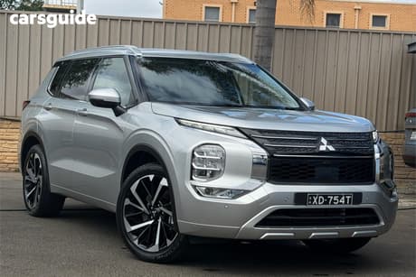 Silver 2023 Mitsubishi Outlander Wagon Exceed 7 Seat (Awd)