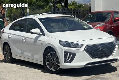 White 2020 Hyundai Ioniq Hatchback Plug-In Hybrid Elite