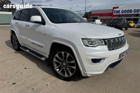 White 2017 Jeep Grand Cherokee Wagon Overland (4X4)