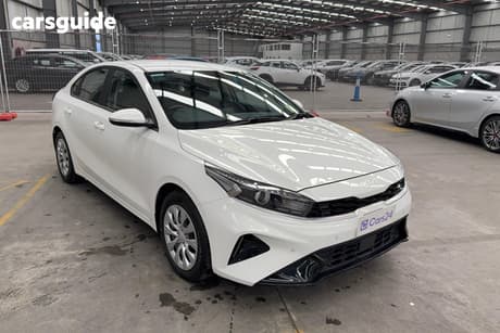 White 2023 Kia Cerato Sedan S