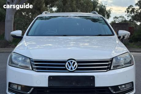 White 2012 Volkswagen Passat Wagon 118 Tsi