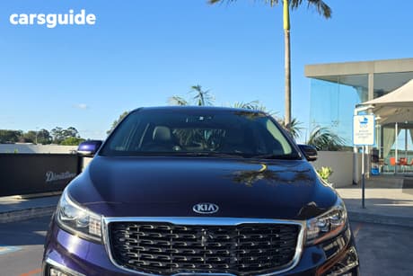 Blue 2018 Kia Carnival Wagon Platinum