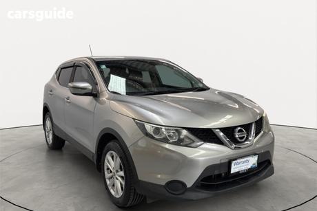 Silver 2015 Nissan Qashqai Wagon St (4X2)
