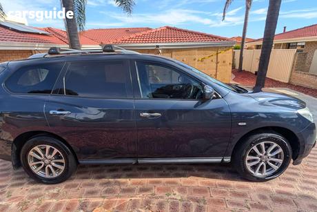 Blue 2015 Nissan Pathfinder Wagon St (4X2)
