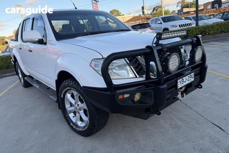 White 2014 Nissan Navara Dual Cab Pick-up St (4X4)