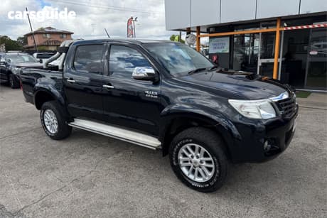 Black 2013 Toyota Hilux Dual Cab Pick-up Sr5 (4X4)