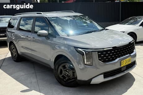 Silver 2024 Kia Carnival Wagon S