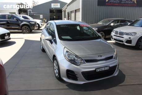 Silver 2016 Kia RIO Hatchback S