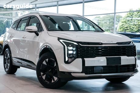 White 2026 Kia Sportage Wagon S (Awd)