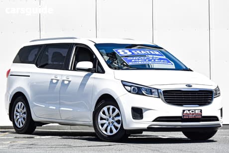 White 2016 Kia Carnival Wagon S