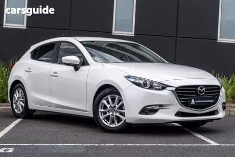 White 2018 Mazda 3 Hatchback Maxx Sport