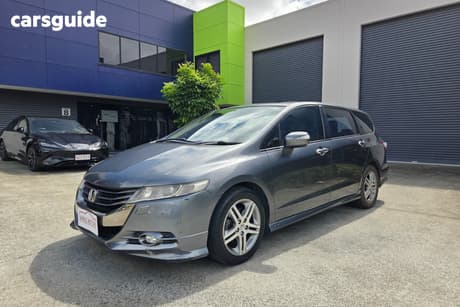 Silver 2009 Honda Odyssey Wagon Luxury