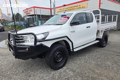 White 2017 Toyota Hilux Ute Tray SR (4X4) GUN126R MY17