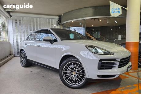 Grey 2023 Porsche Cayenne Wagon Platinum Edition