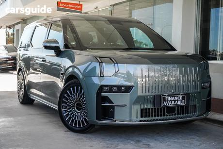 Green 2024 Zeekr 009 Wagon Awd (6 Seat)