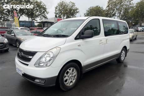 White 2015 Hyundai Imax Wagon