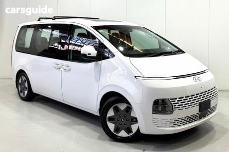 White 2023 Hyundai Staria Wagon Highlander