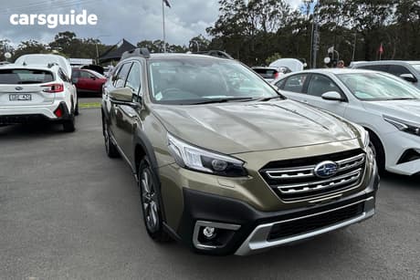 Green 2024 Subaru Outback Wagon Awd