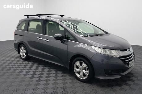 Grey 2017 Honda Odyssey Wagon Vti