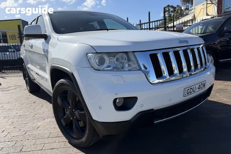 White 2013 Jeep Grand Cherokee Wagon Limited (4X4)