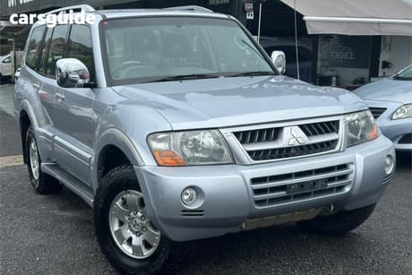 Silver 2004 Mitsubishi Pajero Wagon Gls Lwb (4X4)
