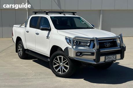 White 2019 Toyota Hilux Double Cab Pick Up Sr5 (4X4)