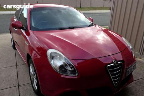 Red 2014 Alfa Romeo Giulietta Hatchback Progression Jtd-M
