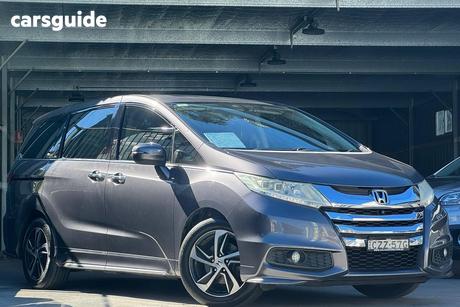 Grey 2015 Honda Odyssey Wagon Vti-L