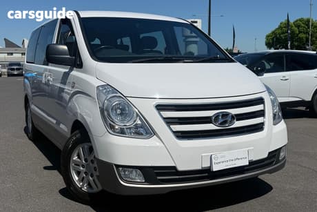 White 2016 Hyundai Imax Wagon