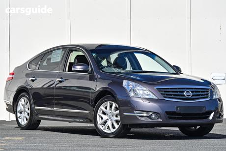 Purple 2011 Nissan Maxima Sedan 250 St-L