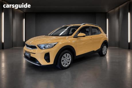 Yellow 2023 Kia Stonic Wagon S