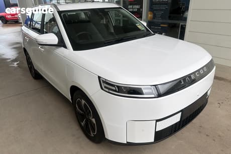 White 2026 Jaecoo J5 Wagon Summit Ev