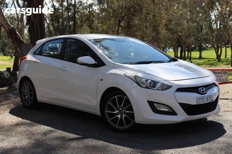 White 2013 Hyundai I30 Hatchback Sr