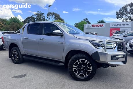 Silver 2020 Toyota Hilux Double Cab Chassis Sr5 (4X4)