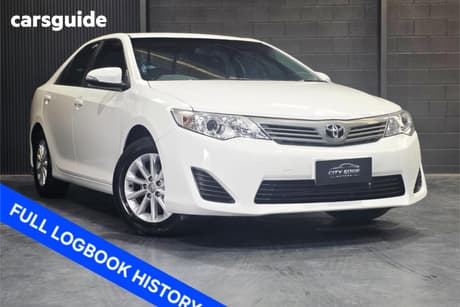 White 2014 Toyota Camry Sedan Altise