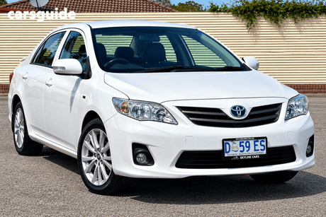White 2013 Toyota Corolla Sedan Ascent