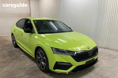 Green 2023 Skoda Octavia Sedan Rs 180Tsi