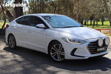 White 2017 Hyundai Elantra Sedan Elite 2.0 Mpi